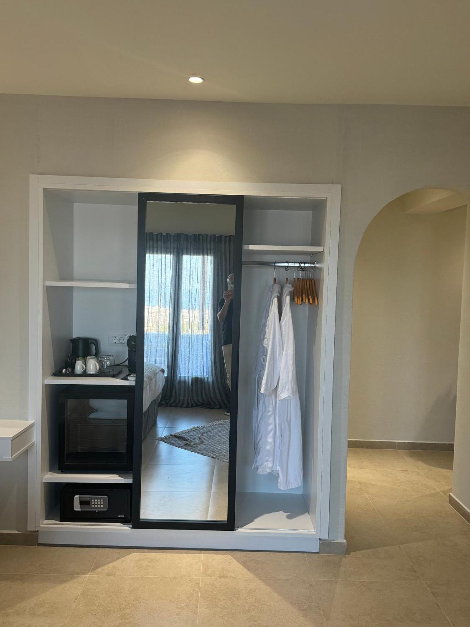 The Noverian Bios Santorini Boutique Hotel Fira  Quarto foto