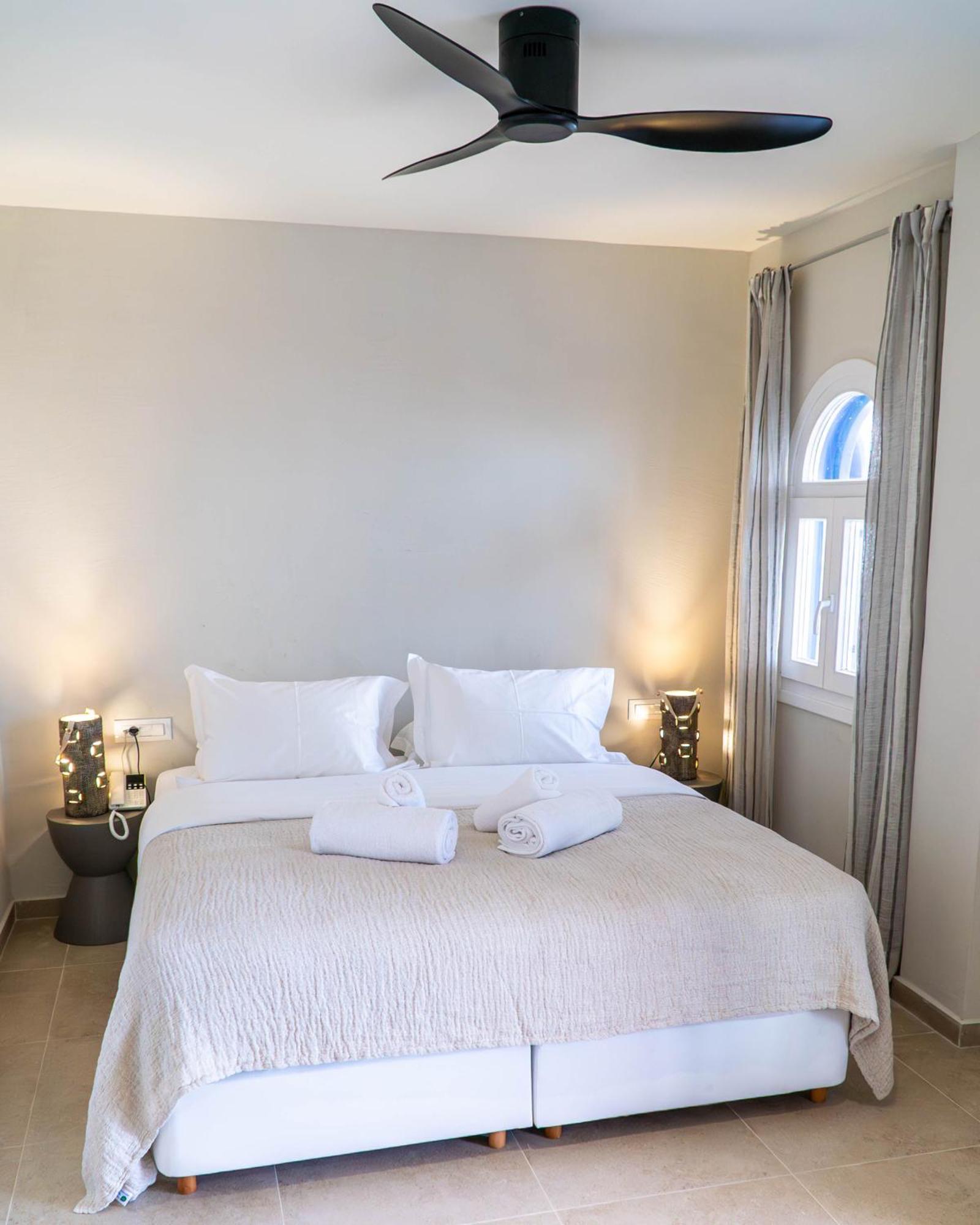 The Noverian Bios Santorini Boutique Hotel Fira  Quarto foto