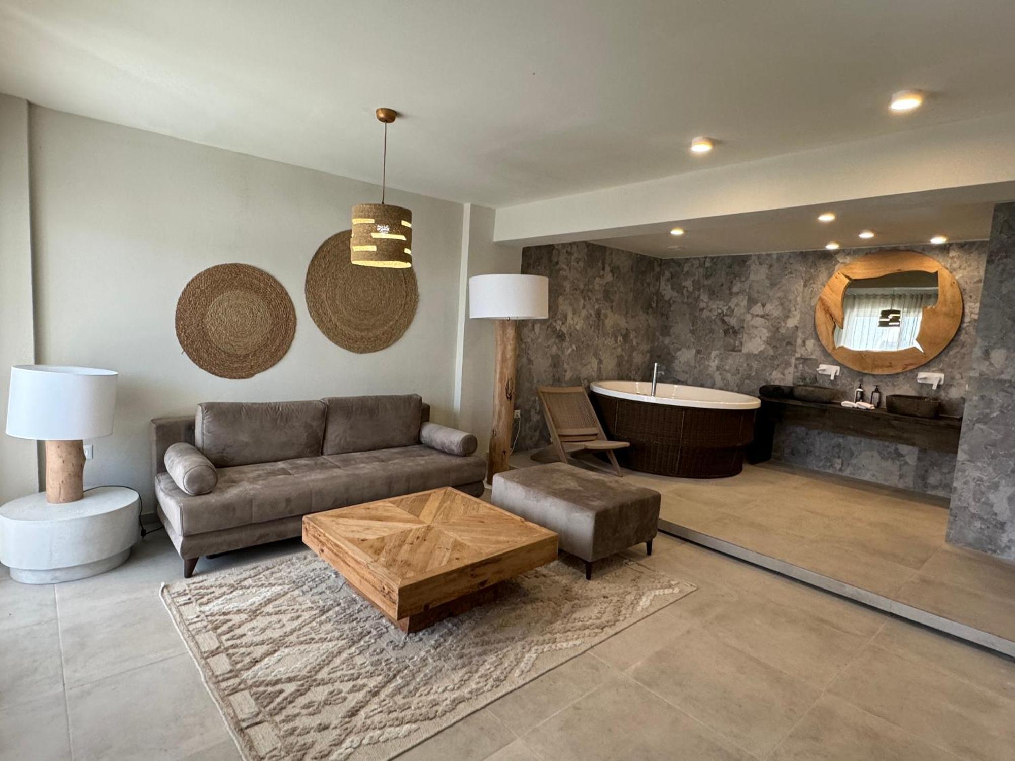 The Noverian Bios Santorini Boutique Hotel Fira  Quarto foto